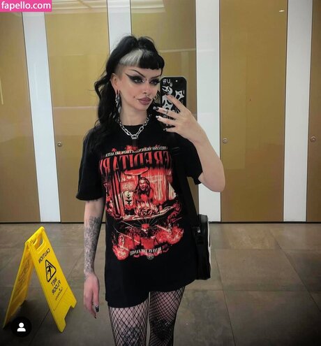 Livingdeadgxrl art model pictures