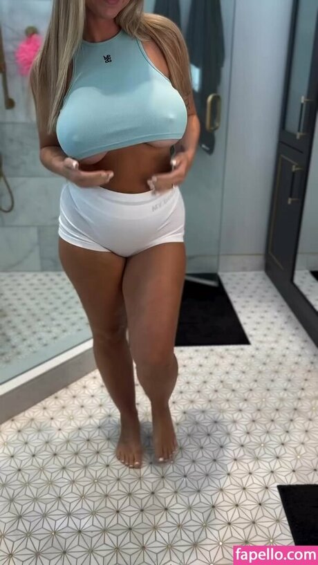 Omgitsnora pornstar nude gallery