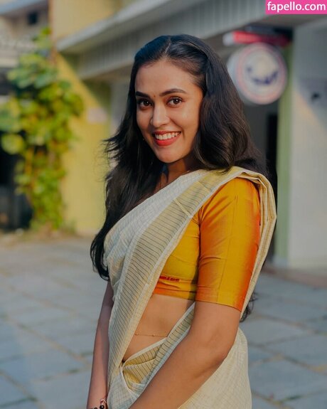 Mithu Vigil sexy model photos