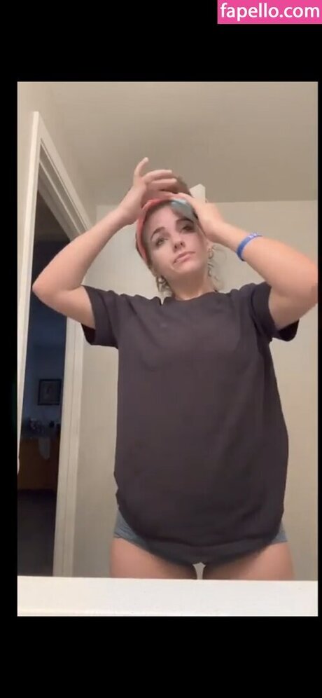 madisons the shit sexy model pic