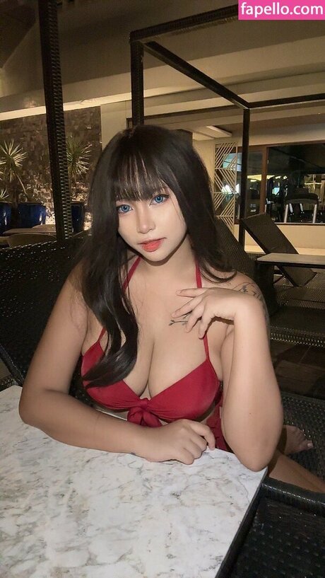 Vayzen Rin free pornstar picture