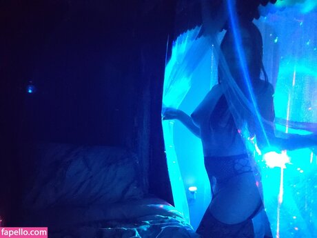 Eight Bit model perfect photo