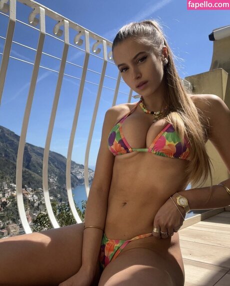 Siria Amendola pornstar nude images