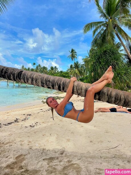 reeganbaildon_ star beautiful pic