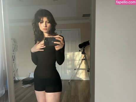 Squirtstain sexy model pictures