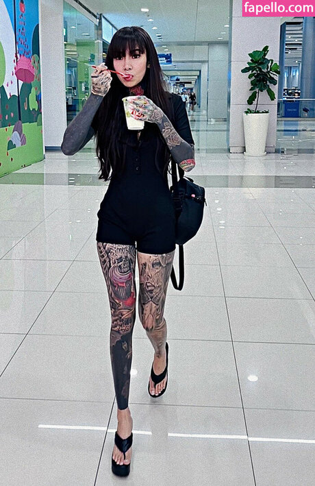 Angelie Pench naked model gallery