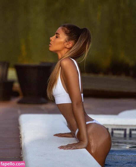 Mar Lucas art actress pics