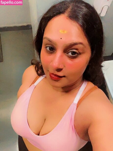 Anupamaswathi hot actress picture
