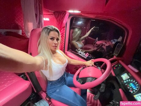 Sheila BellaverICIAL perfect model photos