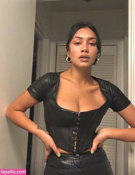 Luciane Buchanan best star img