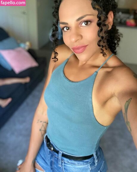 Amber Reacts naked actress galleries