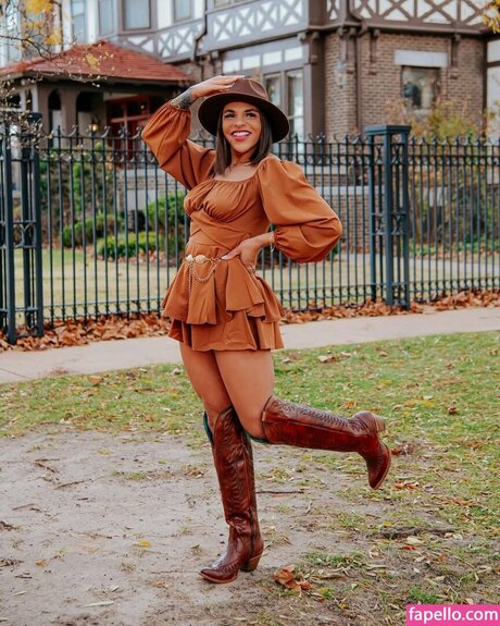 Amber Reacts hd model galleries