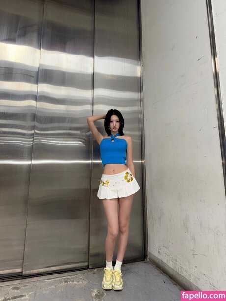 Hwiseo model xxx galleries