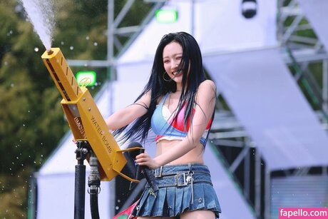 Hwiseo sexy star pic