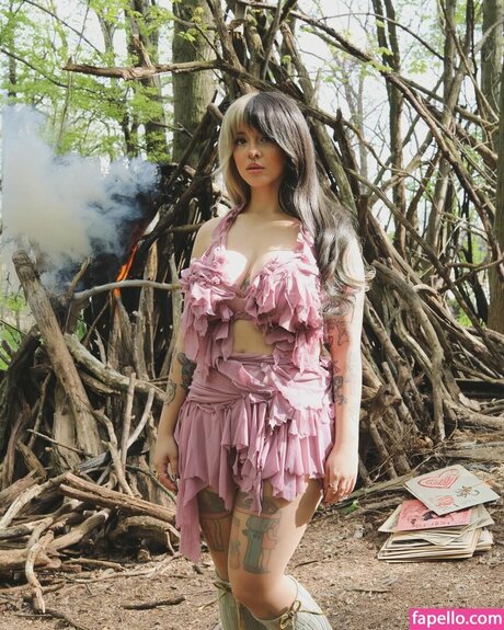 Melanie Martinez sexy model pic