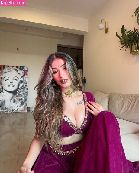 Shambhavi Singh hot pornstar image