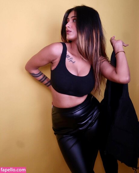 Shambhavi Singh model high quality pics