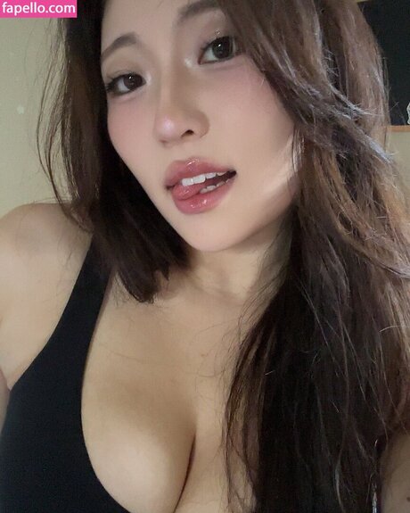 Starriebun model top photos