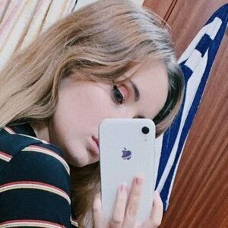 Meryendame actress pics