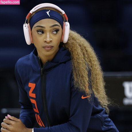 Dijonai Carrington star adult picture