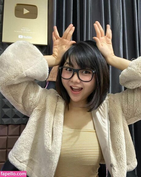 Sarahviloid pretty model photo