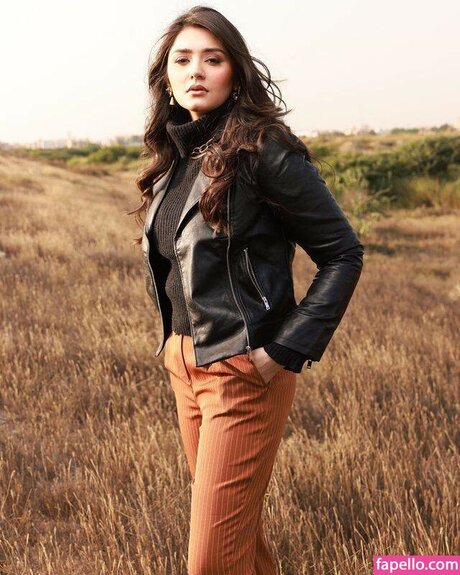 Dur E Fishan star hot images