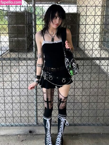 Vynomous hot actress gallery