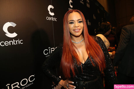 Faith Evans pretty star image