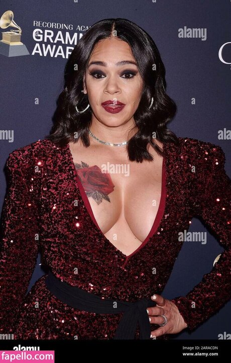 Faith Evans naked actress pic
