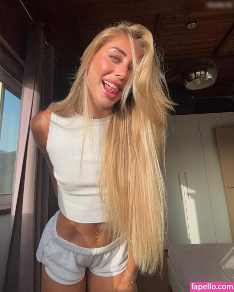 Gaia Sabbatini exclusive star photo