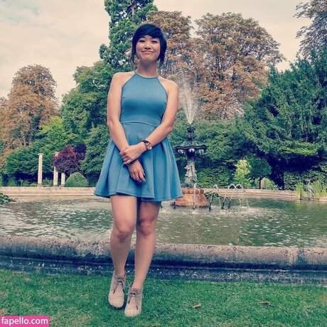 Julia Chow hot star pictures