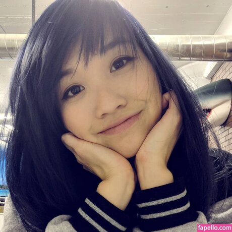 Julia Chow model xxx pics