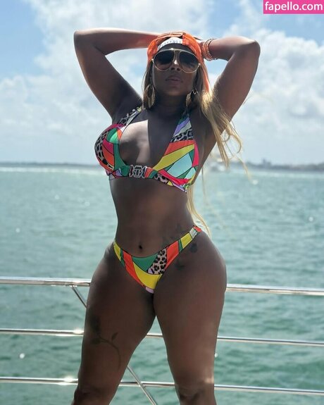 Mary J Blige erotic actress photo