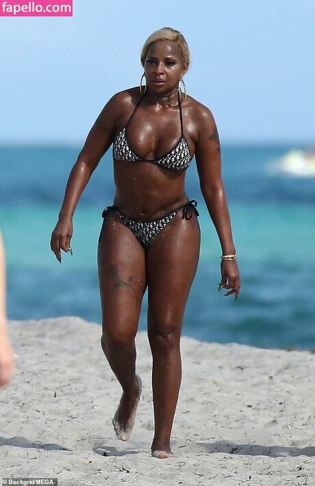 Mary J Blige pornstar exclusive pics