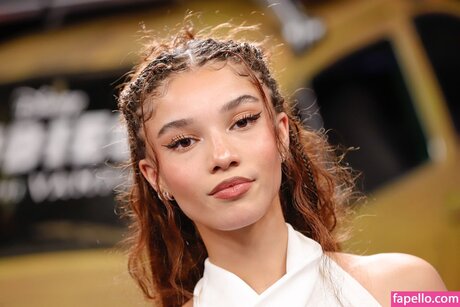 Malia Baker best model pic