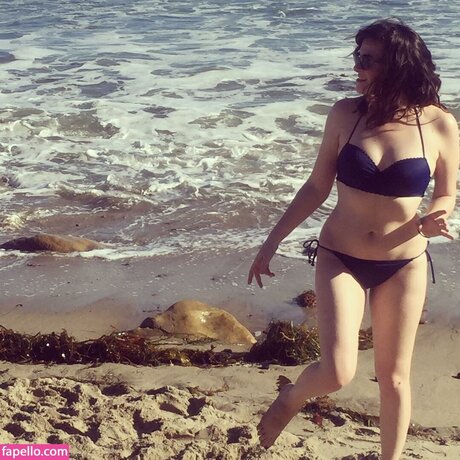 Bailey Meyers naked star galleries