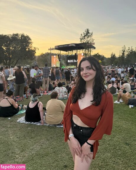 Bailey Meyers pretty actress gallery