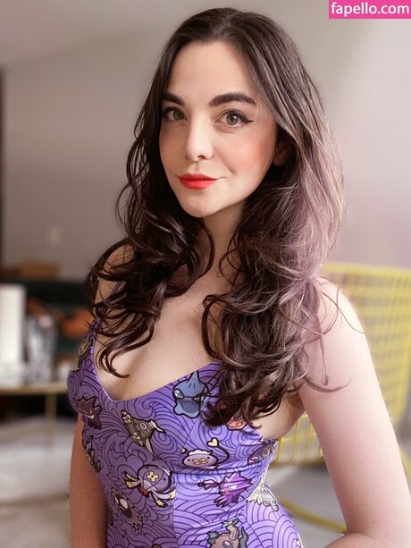 Bailey Meyers model beautiful galleries