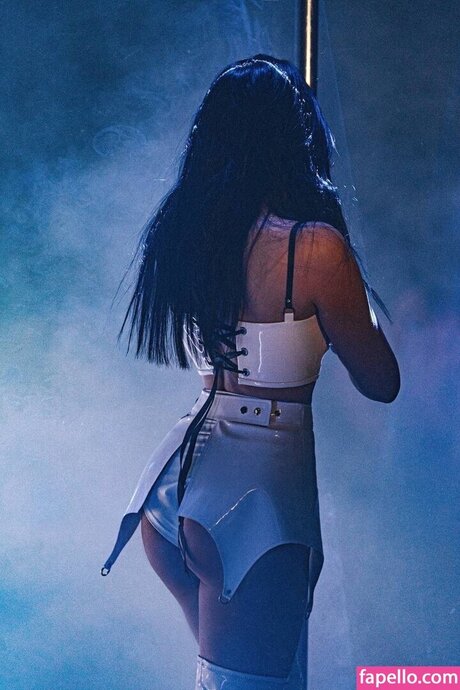 influesii753 nude actress gallery