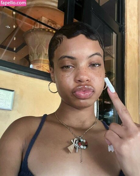 Kimaya nichelle nudes model img