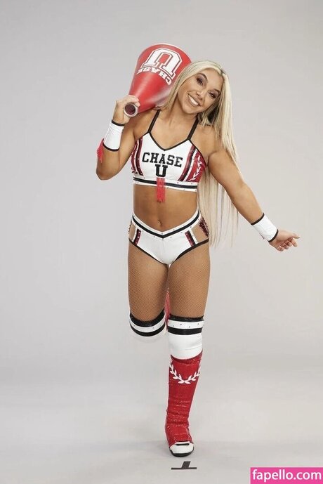 Thea Hail star adult photo