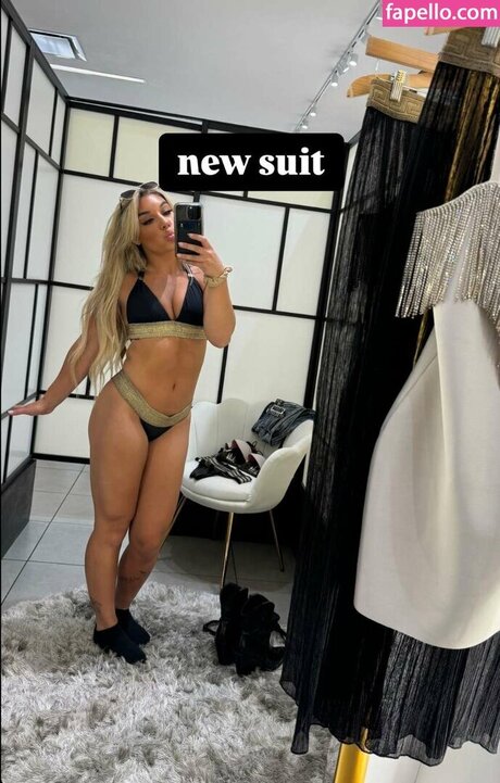 Thea Hail hd model photo