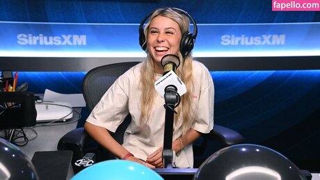 halieywelch star sexy image