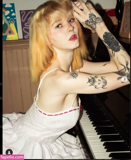 Imgiannasmith adult model photo