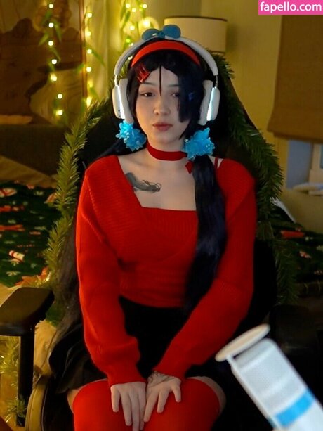 Morphe ya pretty model photo