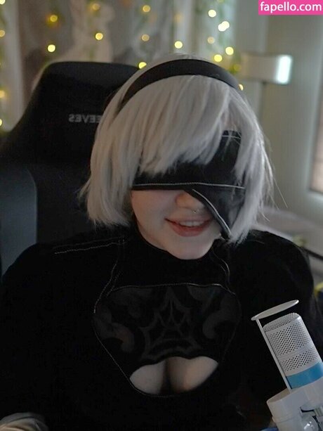 Morphe ya model art galleries