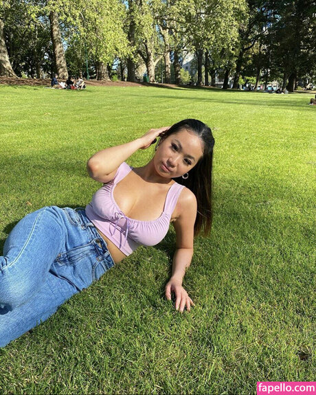 itsnickytran free model pictures