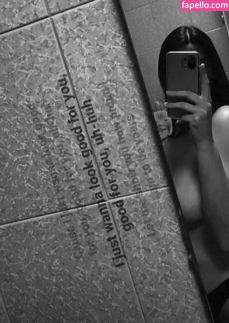 Manuela Mulligh star high quality photo