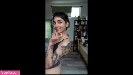 Ohkaylin star nude photo