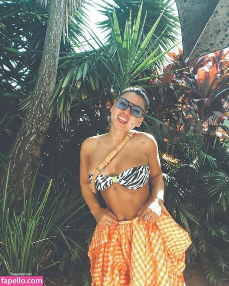 Ella Ding beautiful actress pics